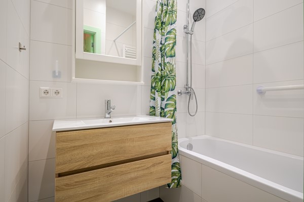 Medium property photo - Wolfhezestraat 52, 2573 NX Den Haag